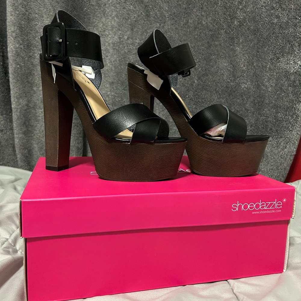 Women’s Black Size 7 Heeled Sandals Brand New